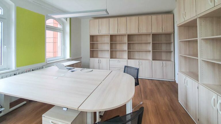 Uhlmanns Büro Komplett Büroeinrichtungen